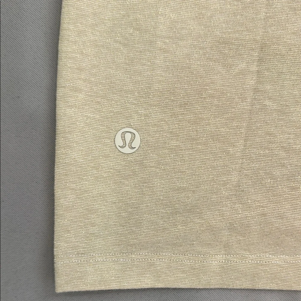 Lululemon Athletica Cream Gold Tie Front Short Sleeve Tee – Size 8 (Fits Medium)
